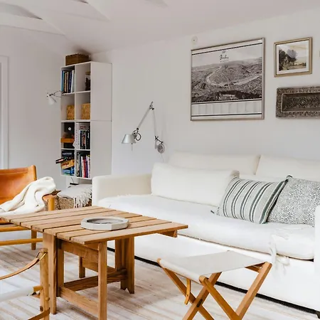 Holiday home Smukt Lysindfald Og Fred Taet Ved Vandet