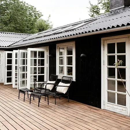 Holiday home Smukt Lysindfald Og Fred Taet Ved Vandet *