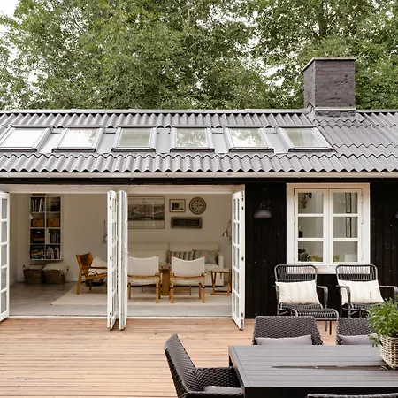 Smukt Lysindfald Og Fred Taet Ved Vandet Holiday home Vejby