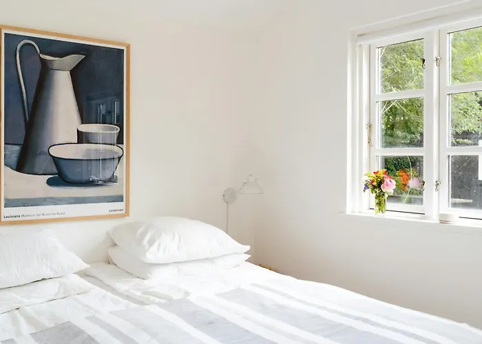 Vakantiehuis Stunning Light And Calm Near The Water Vejby
